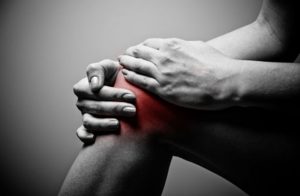 Mẹo giảm đau đầu gối tại nhà