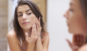 Sử dụng tinh dầu chăm sóc da mùa đông như thế nào cho đúng